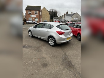 Used Vauxhall Astra 2015 for sale - 76566355: Photo