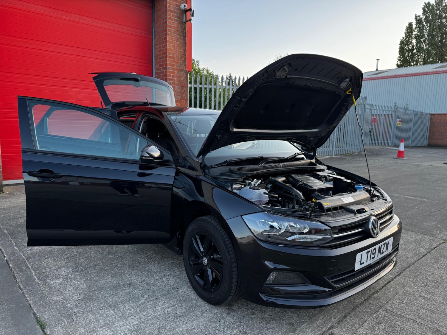 Used Volkswagen Polo 2019 for sale - 76152823: Photo 11