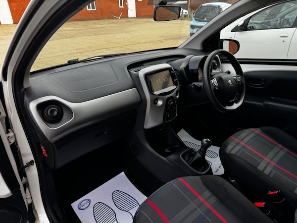 Used Peugeot 108 2016 for sale - 76152402: Photo 42