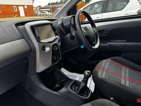 Used Peugeot 108 2016 for sale - 76152402: Photo 44
