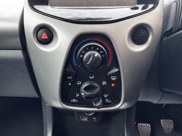 Used Peugeot 108 2016 for sale - 76152402: Photo 54