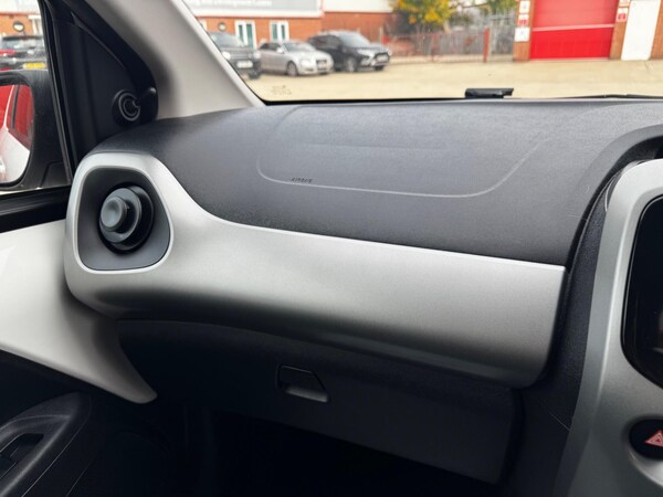 Used Peugeot 108 2016 for sale - 76152402: Photo 60