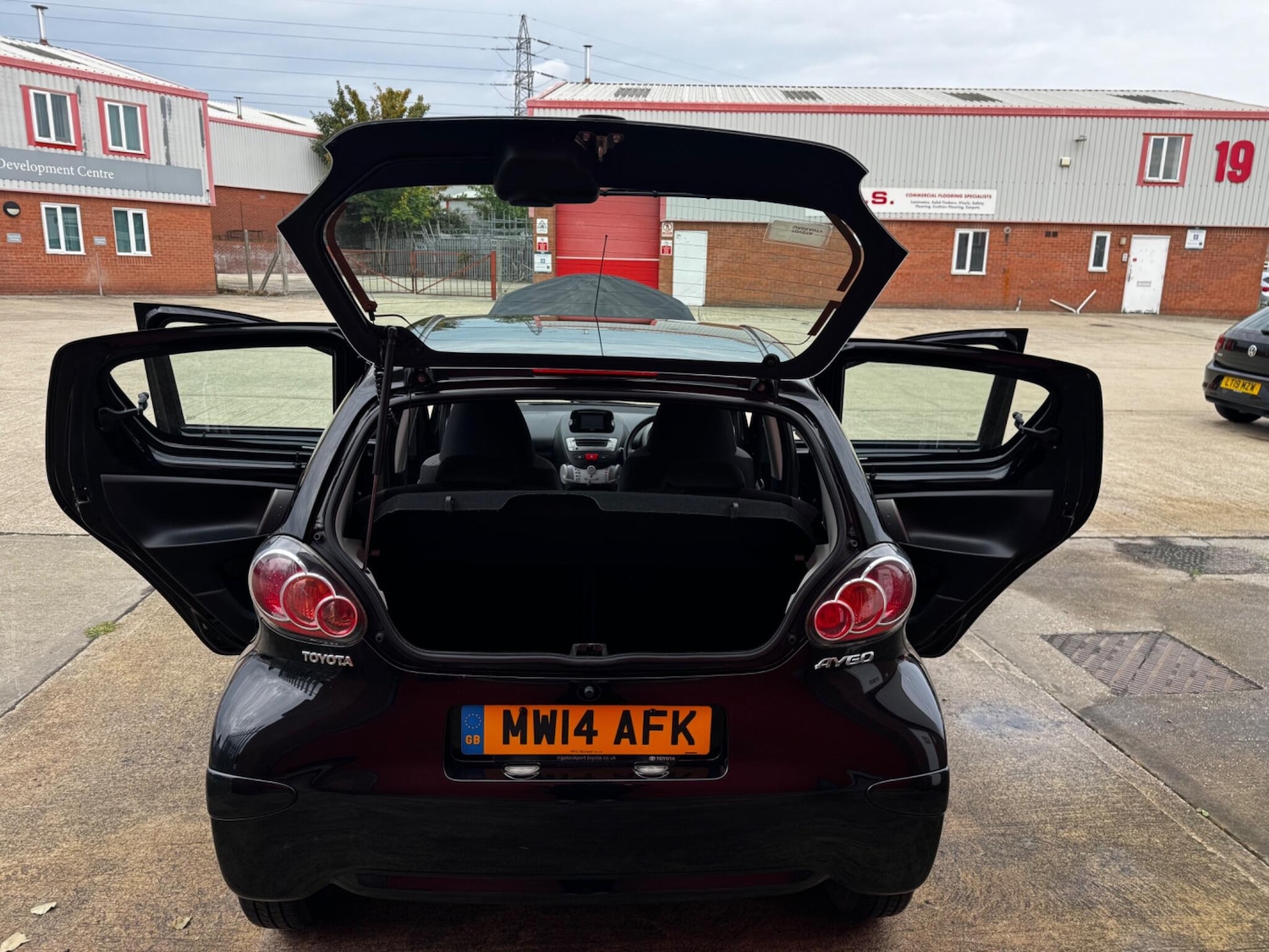 Used Toyota AYGO 2014 for sale - 76071647: Photo 97