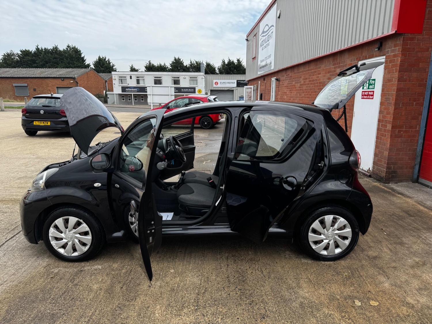 Used Toyota AYGO 2014 for sale - 76071647: Photo 99