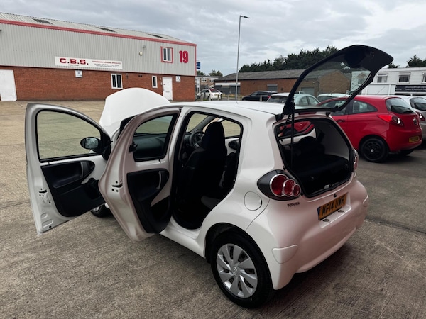 Used Toyota AYGO 2014 for sale - 75519399: Photo 17