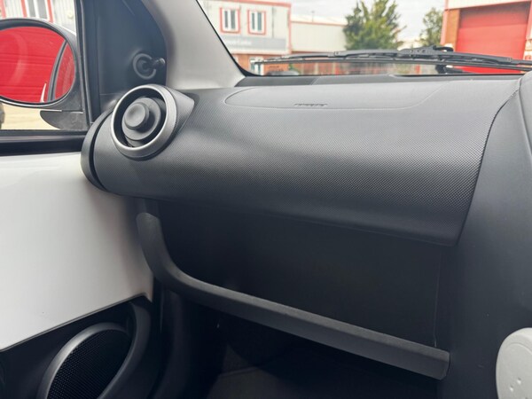 Used Toyota AYGO 2014 for sale - 75519399: Photo 35