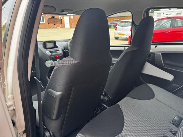 Used Toyota AYGO 2014 for sale - 75519399: Photo 47