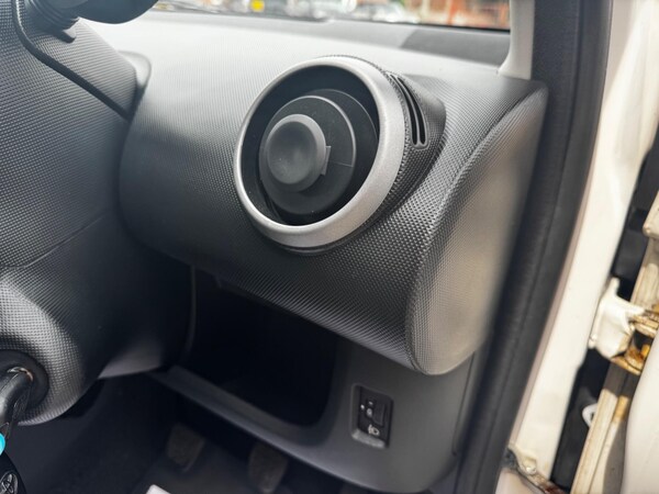 Used Toyota AYGO 2014 for sale - 75519399: Photo 49