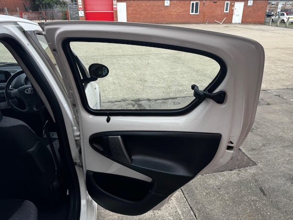 Used Toyota AYGO 2014 for sale - 75519399: Photo 56