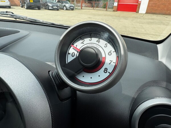 Used Toyota AYGO 2014 for sale - 75519399: Photo 69