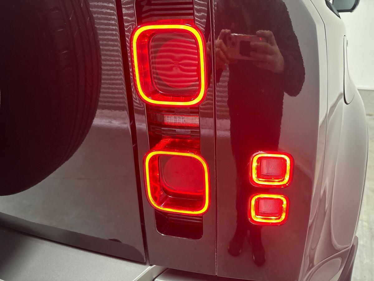 Used Land Rover Defender 90 2025 for sale - 77412331: Photo 32