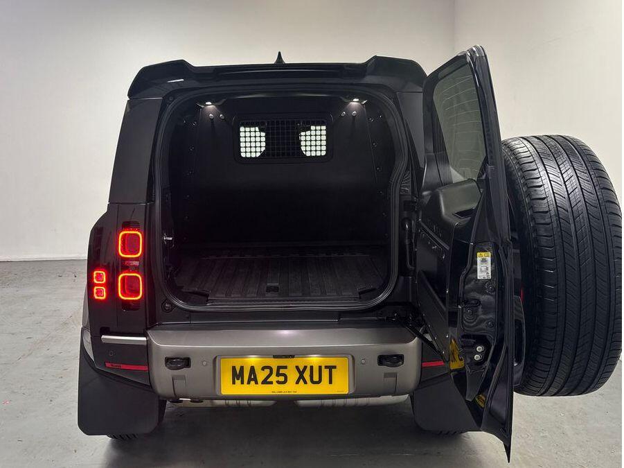 Used Land Rover Defender 90 2025 for sale - 77412331: Photo 7