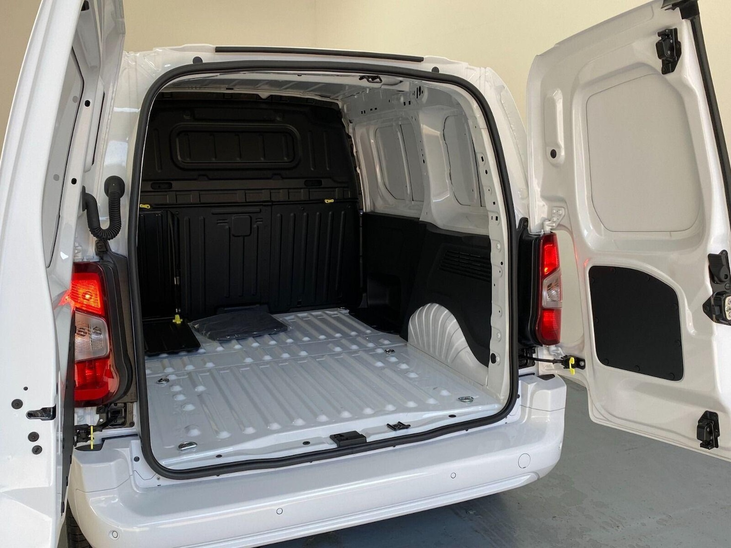 Used Citroen Berlingo 2023 for sale - 77229633: Photo 41