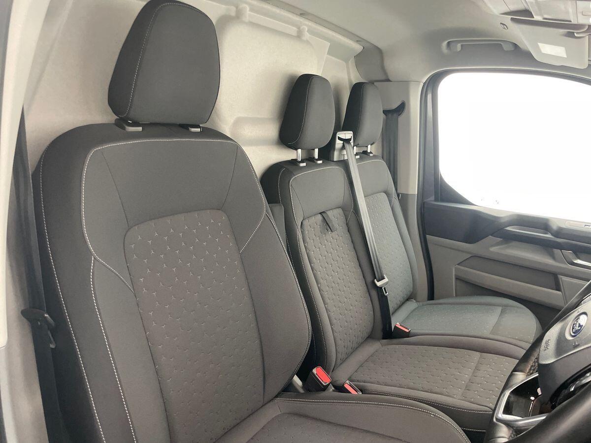 Used Ford Transit Custom 2024 for sale - 77625893: Photo 2