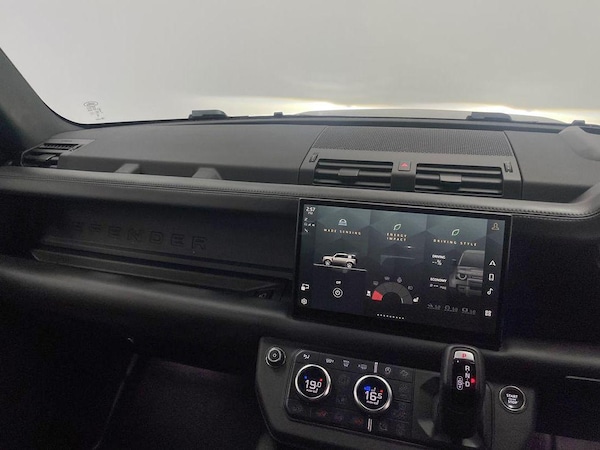 Used Land Rover Defender 110 2023 for sale - 74136134: Photo 16
