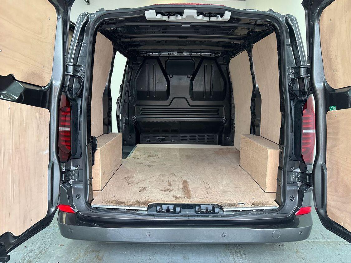 Used Volkswagen Transporter 2025 for sale - 77970546: Photo 10