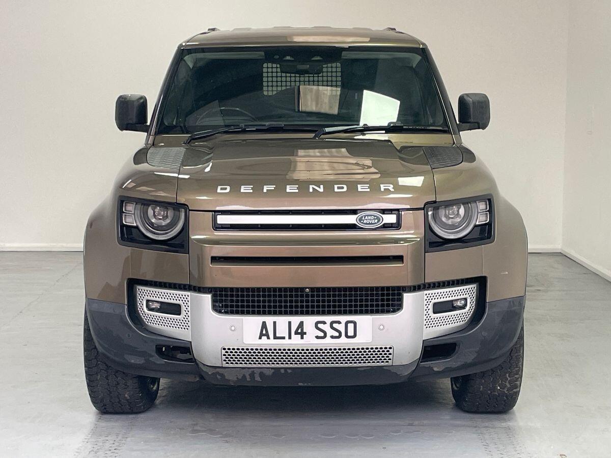 Used Land Rover Defender 2023 for sale - 76996541: Photo 2