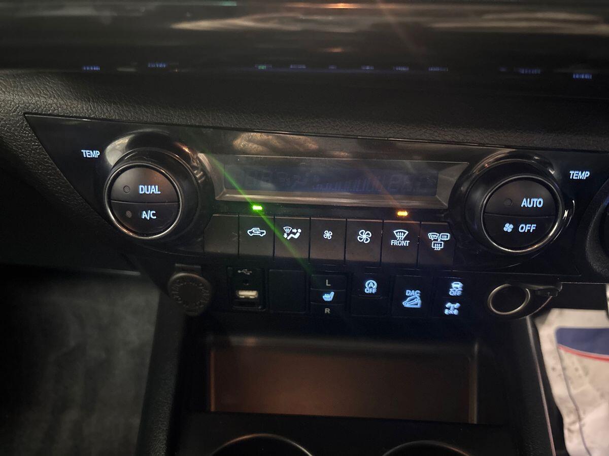 Used Toyota Hilux 2023 for sale - 77574787: Photo 15