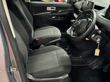 Used Peugeot Partner 2023 for sale - 77574011: Photo
