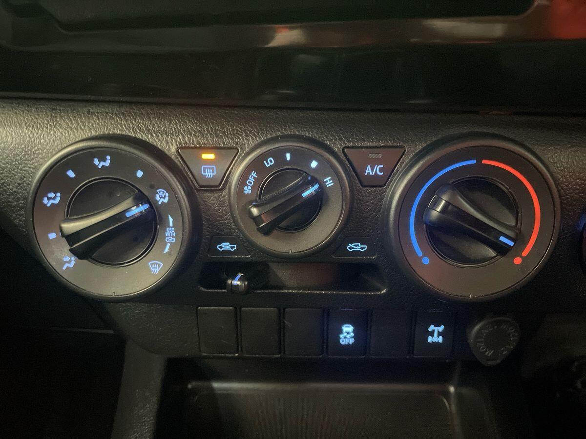 Used Toyota Hilux 2020 for sale - 76499307: Photo 16