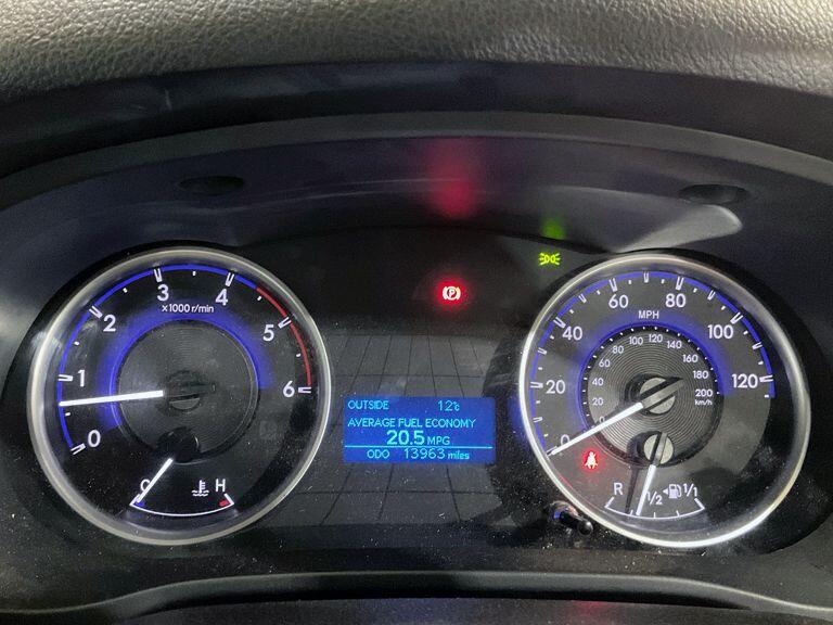 Used Toyota Hilux 2020 for sale - 76498755: Photo 9