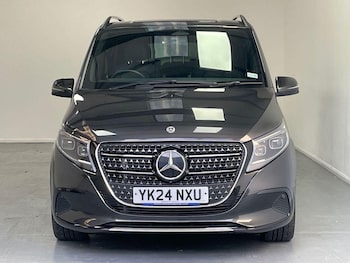 Used Mercedes-Benz V-Class 2024 for sale - 76995642: Photo