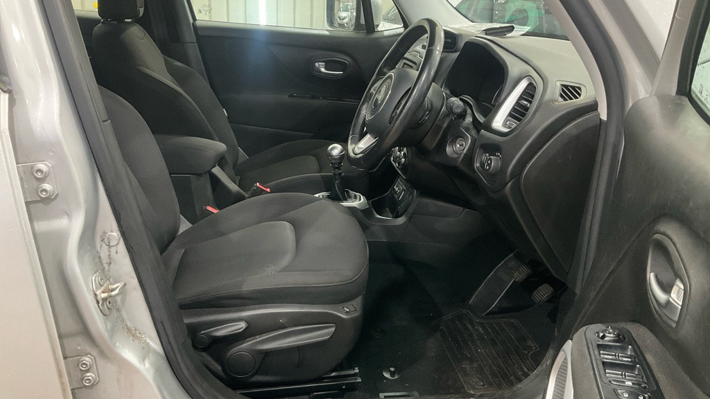 Used Jeep Renegade 2016 for sale - 76381946: Photo 8