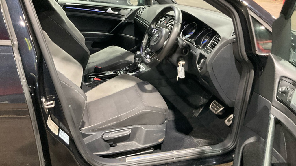 Used Volkswagen Golf 2016 for sale - 77271940: Photo 10