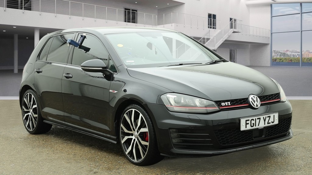 Used Volkswagen Golf 2017 for sale - 77112819: Photo 2