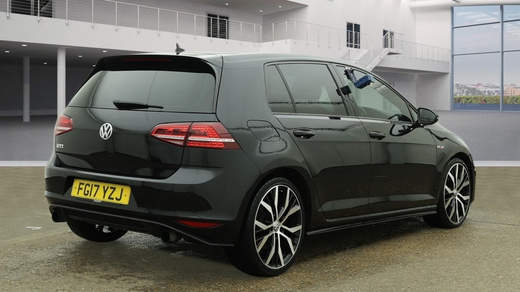 Used Volkswagen Golf 2017 for sale - 77112819: Photo 5