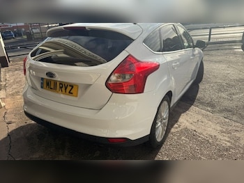Used Ford Focus 2011 for sale - 76332067: Photo 3