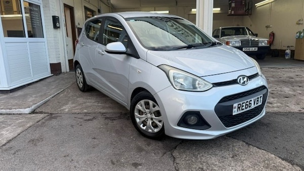 Used Hyundai i10 2016 for sale - 76332055: Photo 2