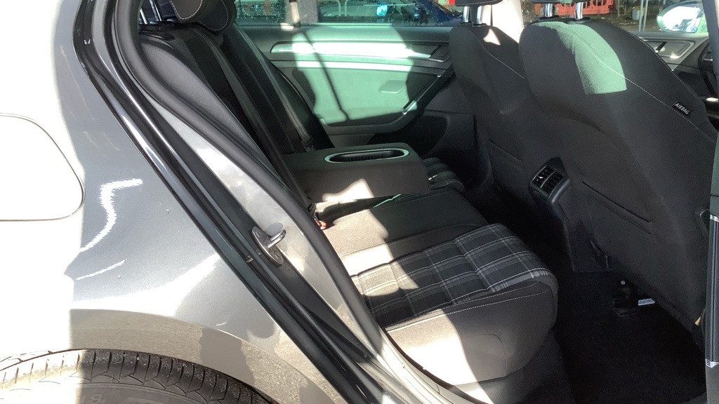 Used Volkswagen Golf 2017 for sale - 76707104: Photo 9