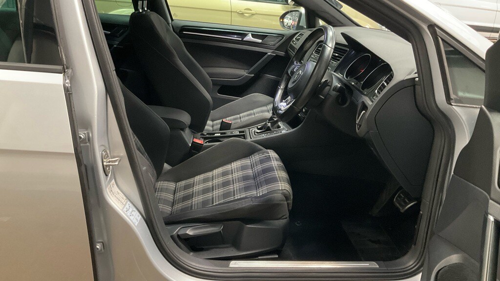 Used Volkswagen Golf 2016 for sale - 76611331: Photo 8