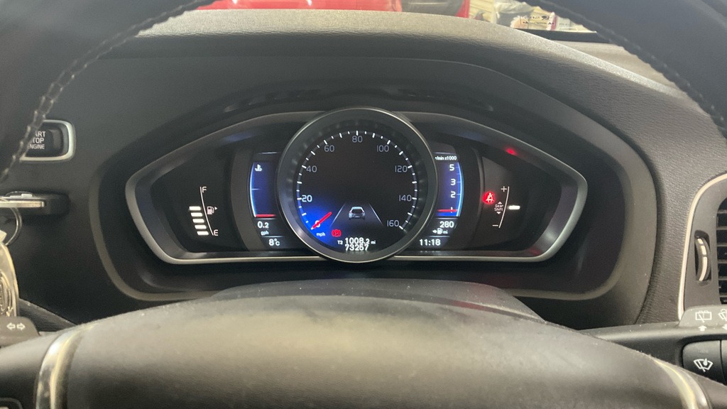 Used Volvo V40 2014 for sale - 76858725: Photo 9