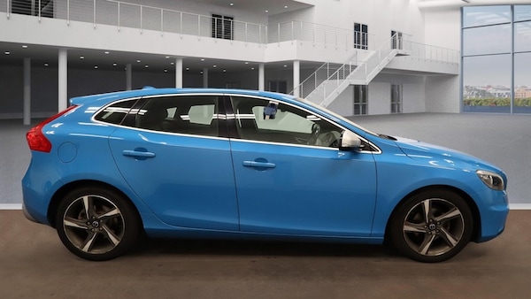 Used Volvo V40 2014 for sale - 76288355: Photo 5