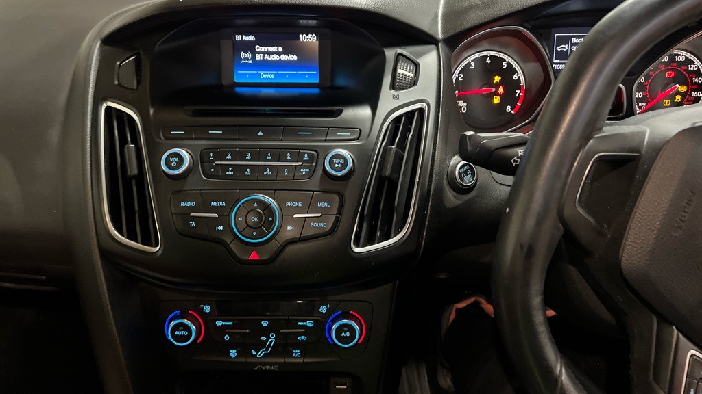 Used Ford Focus 2015 for sale - 76696302: Photo 9