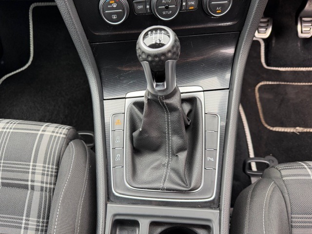 Used Volkswagen Golf 2013 for sale - 77789221: Photo 9