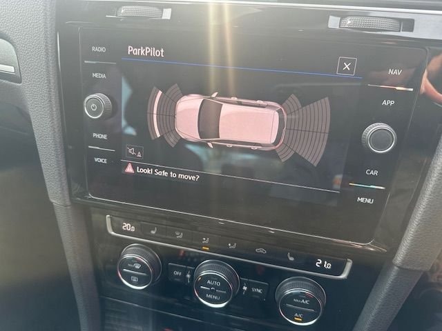 Used Volkswagen Golf 2017 for sale - 76626745: Photo 11