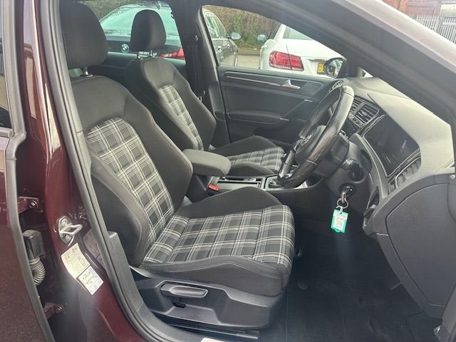 Used Volkswagen Golf 2017 for sale - 76626745: Photo 5