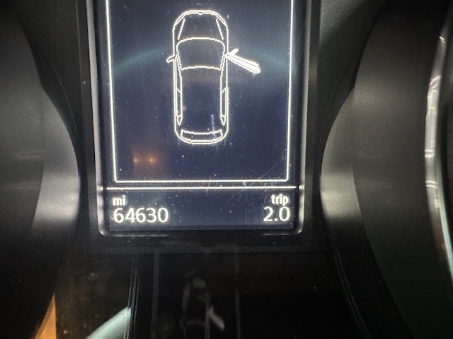 Used Volkswagen Polo 2015 for sale - 76403380: Photo 9