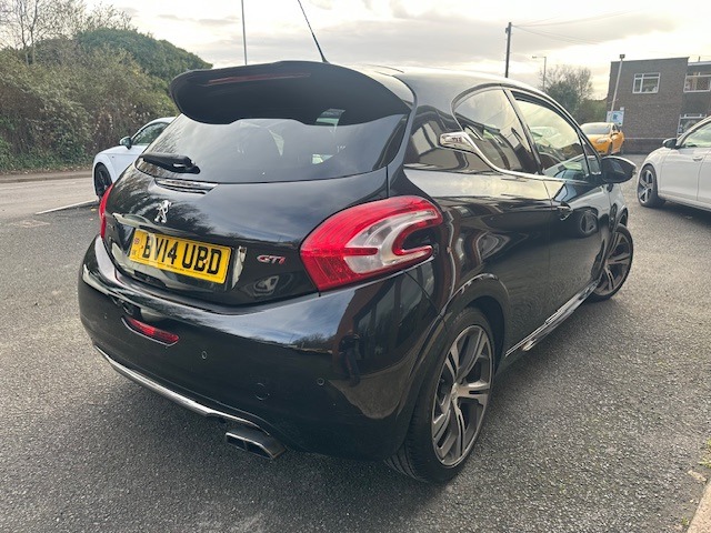 Used Peugeot 208 2014 for sale - 76859973: Photo 3