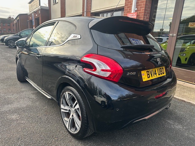 Used Peugeot 208 2014 for sale - 76859973: Photo 4