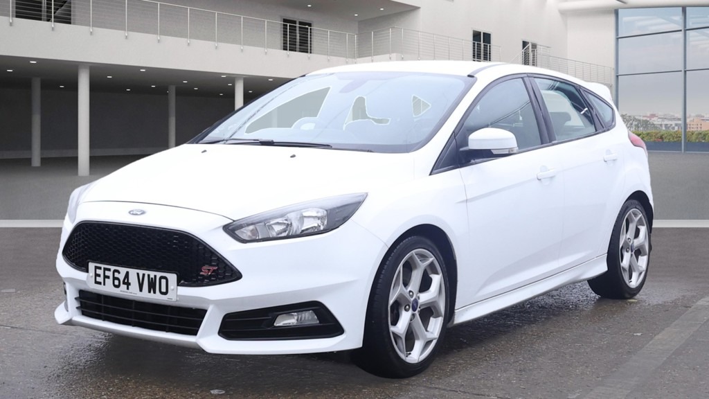 Used Ford Focus 2015 for sale - 76835188: Photo 2