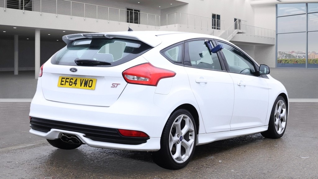Used Ford Focus 2015 for sale - 76835188: Photo 4