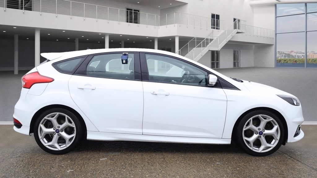 Used Ford Focus 2015 for sale - 76835188: Photo 5