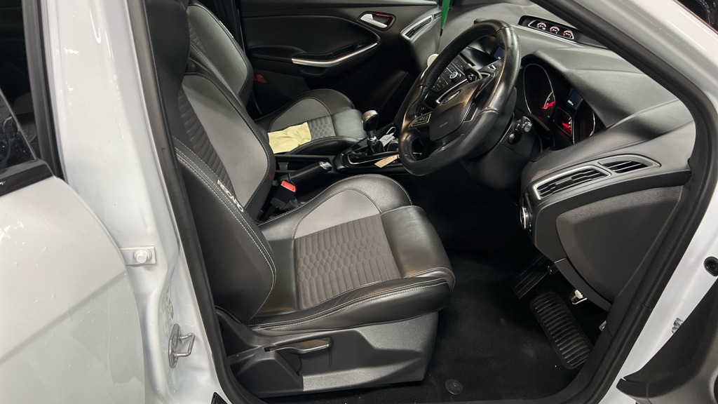 Used Ford Focus 2015 for sale - 76835188: Photo 8