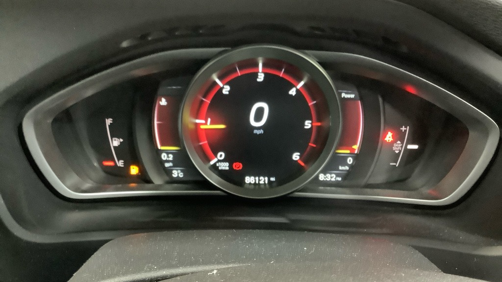 Used Volvo V40 2015 for sale - 76653349: Photo 11