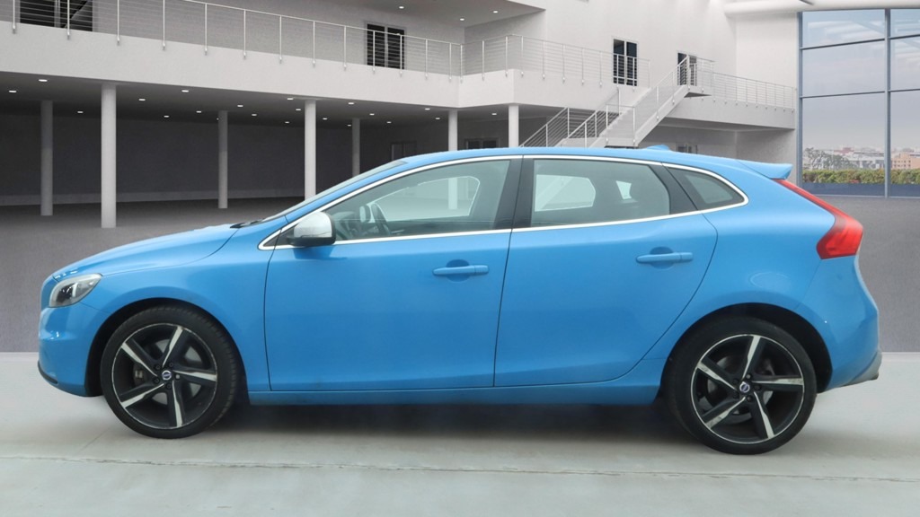 Used Volvo V40 2015 for sale - 76653349: Photo 8