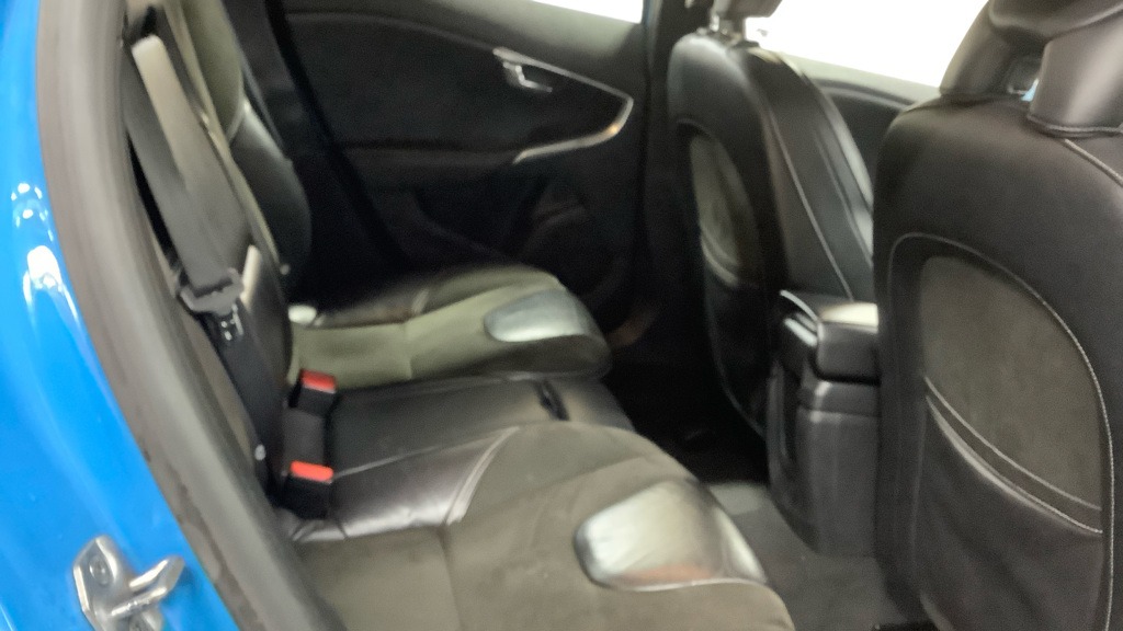 Used Volvo V40 2015 for sale - 76653349: Photo 9